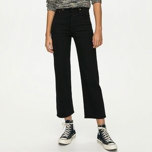 Levi's Ribcage Straight Ankle Jean in Black Heart